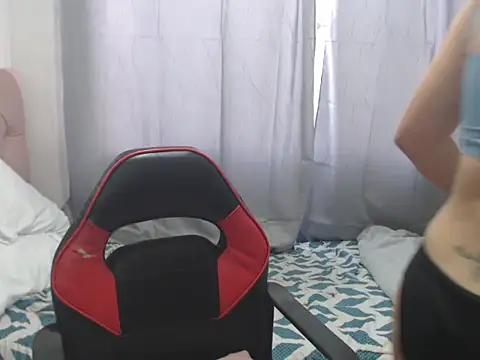 annie 21  online show from 11-07-25, 02:43