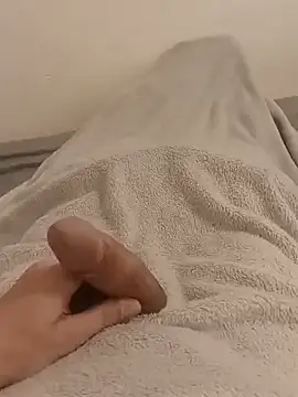 Snapshot of Koudy1 chatting on 12-04-24, 04:32 Koudy1 online show from 12-04-24, 04:32