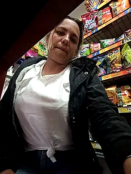 Snapshot of naugtyqueen chatting on 02-25-25, 10:09 naugtyqueen online show from 02-25-25, 10:09