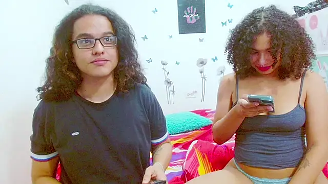 Snapshot of Kami_chigiri21 chatting on 03-10-25, 12:18 Kami chigiri21 online show from 03-10-25, 12:18