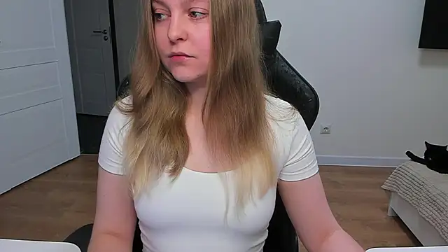 Snapshot of stacy_miracle chatting on 04-25-26, 03:53 stacy miracle online show from 04-25-26, 03:53