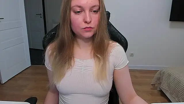 Snapshot of stacy_miracle chatting on 04-20-26, 05:14 stacy miracle online show from 04-20-26, 05:14