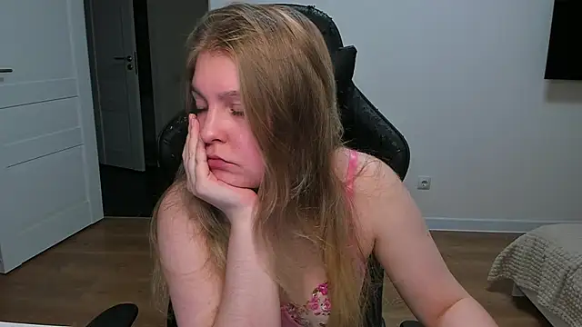 stacy miracle online show from 10-27-25, 04:08