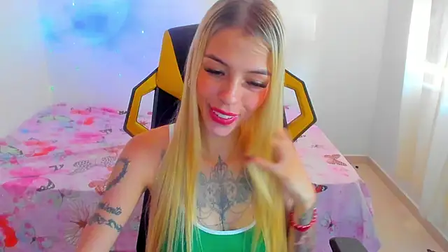 Snapshot of barbiee_05 chatting on 05-24-26, 06:52 barbiee 05 online show from 05-24-26, 06:52