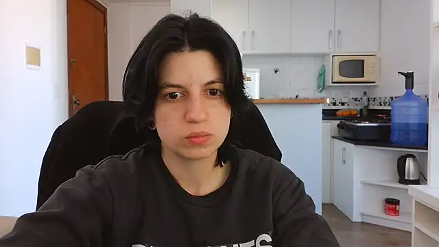 Snapshot of kyslrana chatting on 06-27-26, 04:35 kyslrana online show from 06-27-26, 04:35