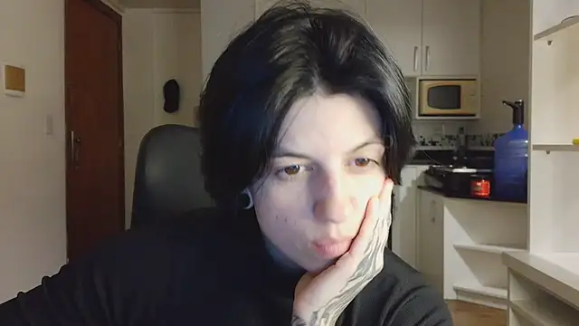 Snapshot of kyslrana chatting on 07-01-26, 12:33 kyslrana online show from 07-01-26, 12:33