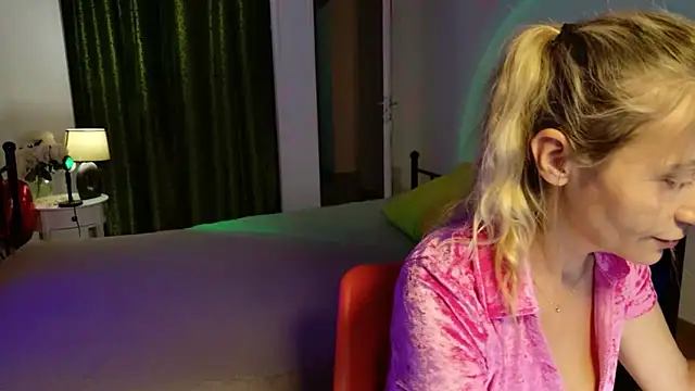 ZoeGrant online show from 05-14-26, 05:21