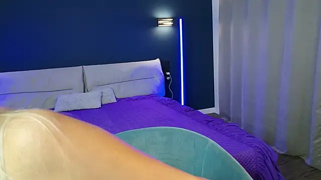 ZoeGrant online show from 09-22-25, 07:42