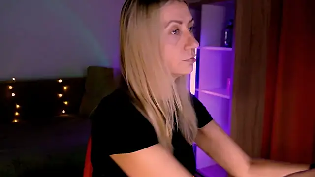 ZoeGrant online show from 12-18-25, 08:45