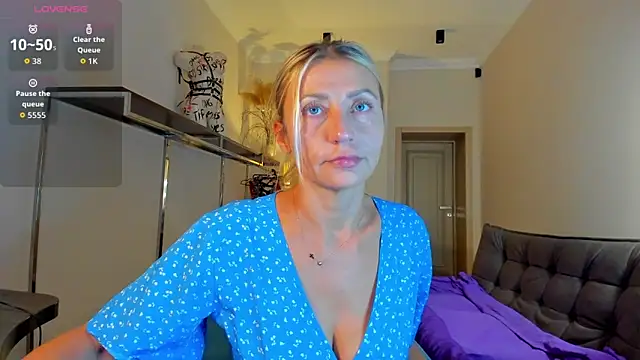 ZoeGrant online show from 09-15-25, 07:47