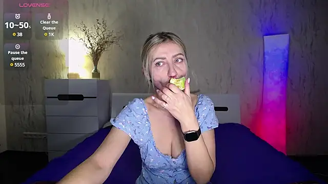 ZoeGrant online show from 03-04-25, 01:34