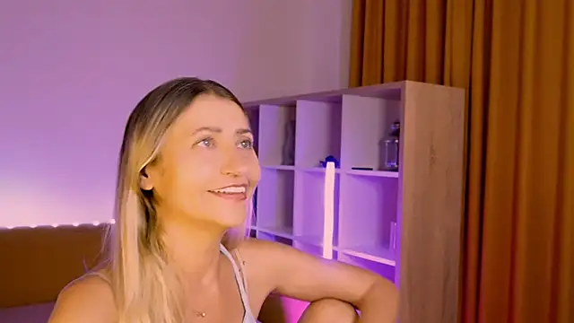 Snapshot of ZoeGrant chatting on 07-04-26, 05:39 ZoeGrant online show from 07-04-26, 05:39