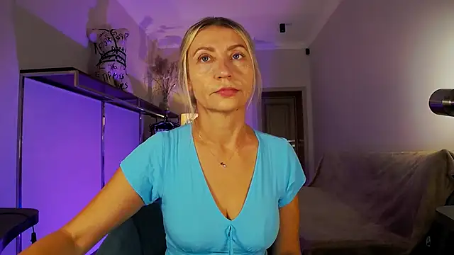 ZoeGrant online show from 10-13-25, 05:36