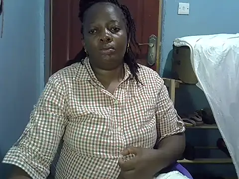 Snapshot of Ebonyceline chatting on 05-14-26, 11:13 Ebonyceline online show from 05-14-26, 11:13