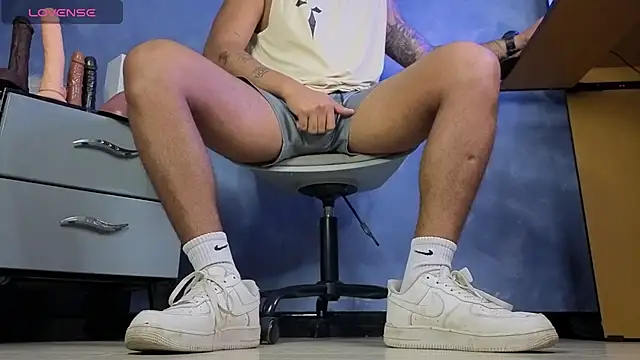 TomLover 12 online show from 03-27-26, 03:04