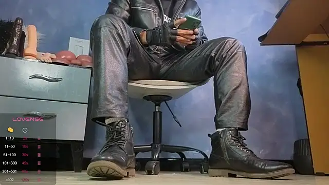 TomLover 12 online show from 02-05-26, 01:23