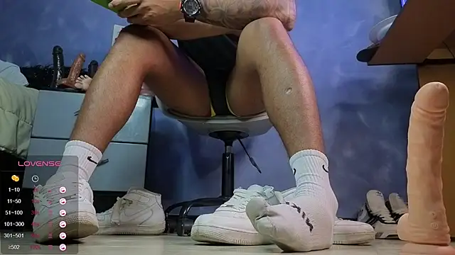 TomLover 12 online show from 02-27-26, 05:18