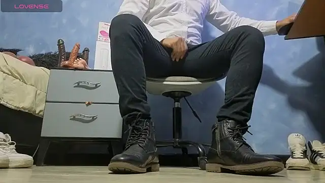 TomLover 12 online show from 03-02-26, 12:22