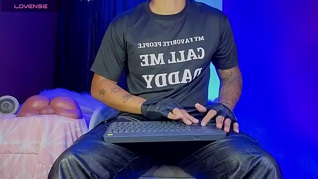 TomLover 12 online show from 10-09-25, 12:17