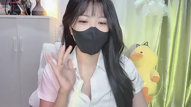 Snapshot of Mya_Lee chatting on 02-23-25, 04:57 Mya Lee online show from 02-23-25, 04:57