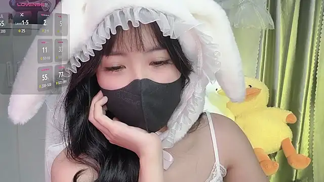 Snapshot of Mya_Lee chatting on 02-13-25, 04:28 Mya Lee online show from 02-13-25, 04:28