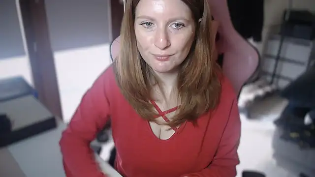 Snapshot of Exotic-Desire chatting on 09-24-25, 08:54 Exotic-Desire online show from 09-24-25, 08:54