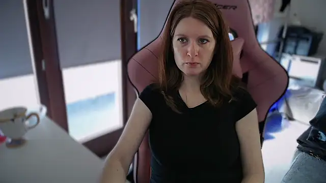 Snapshot of Exotic-Desire chatting on 03-18-25, 08:06 Exotic-Desire online show from 03-18-25, 08:06