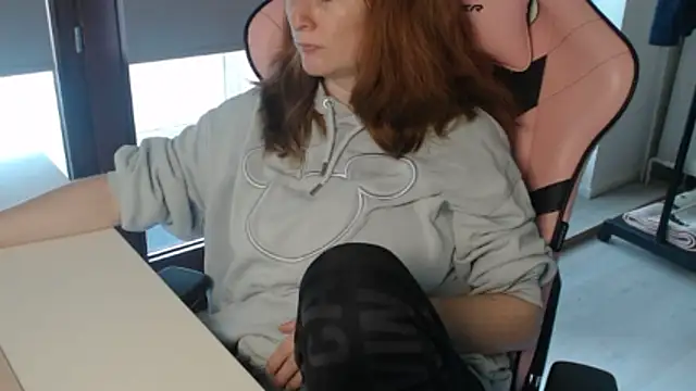 Snapshot of Exotic-Desire chatting on 10-10-25, 07:42 Exotic-Desire online show from 10-10-25, 07:42