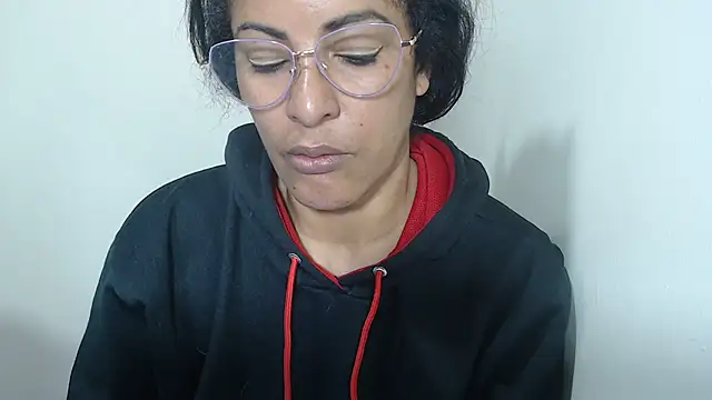 Snapshot of kateleyagrey chatting on 06-07-26, 01:27 kateleyagrey online show from 06-07-26, 01:27