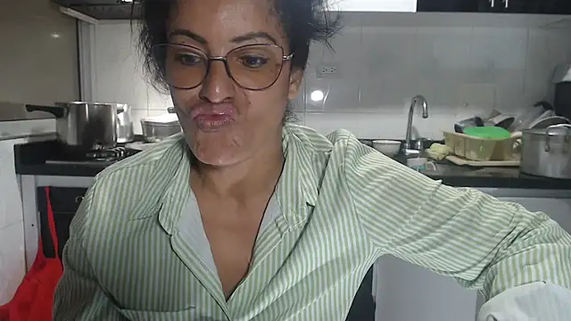 kateleyagrey online show from 10-08-25, 11:56