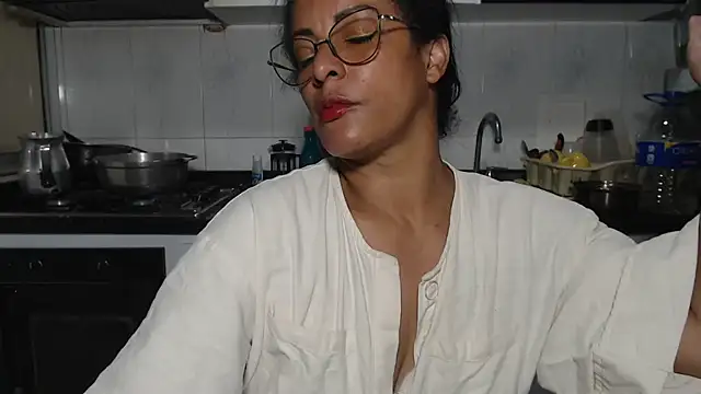 kateleyagrey online show from 12-17-25, 07:52