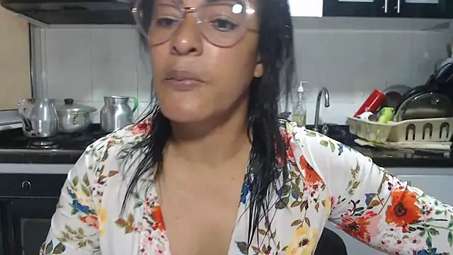 Snapshot of kateleyagrey chatting on 04-20-26, 07:48 kateleyagrey online show from 04-20-26, 07:48