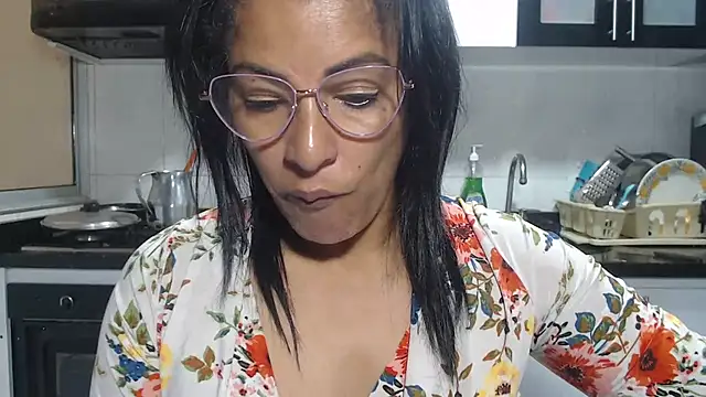 Snapshot of kateleyagrey chatting on 04-25-26, 03:53 kateleyagrey online show from 04-25-26, 03:53