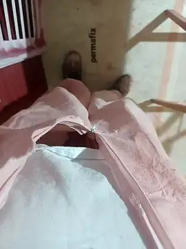 Snapshot of GeilerSchweizer chatting on 01-23-25, 09:29 GeilerSchweizer online show from 01-23-25, 09:29