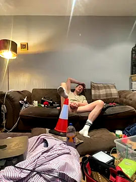 Snapshot of londonfuckwhore1 chatting on 10-28-25, 03:51 londonfuckwhore1 online show from 10-28-25, 03:51