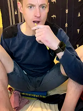 Snapshot of londonfuckwhore1 chatting on 11-30-25, 10:32 londonfuckwhore1 online show from 11-30-25, 10:32