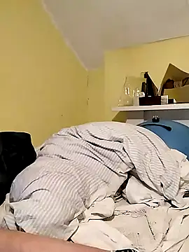 Snapshot of londonfuckwhore1 chatting on 12-23-24, 04:39 londonfuckwhore1 online show from 12-23-24, 04:39