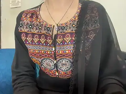 Minal 07 online show from 11-22-25, 04:50