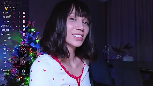 Alice Wonders online show from 12-21-25, 07:04