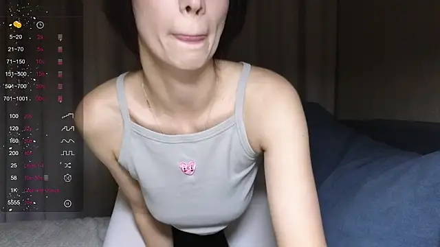 Alice Wonders online show from 09-21-25, 09:09