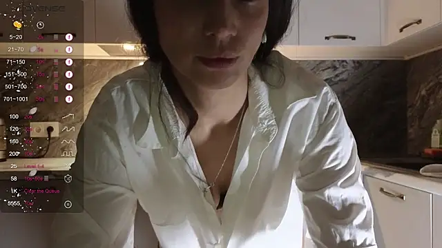 Alice Wonders online show from 09-19-25, 07:40