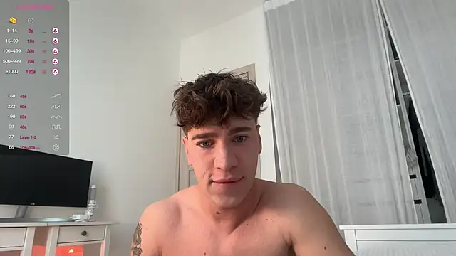 Snapshot of Evan__White_ chatting on 10-05-25, 06:04 Evan  White  online show from 10-05-25, 06:04