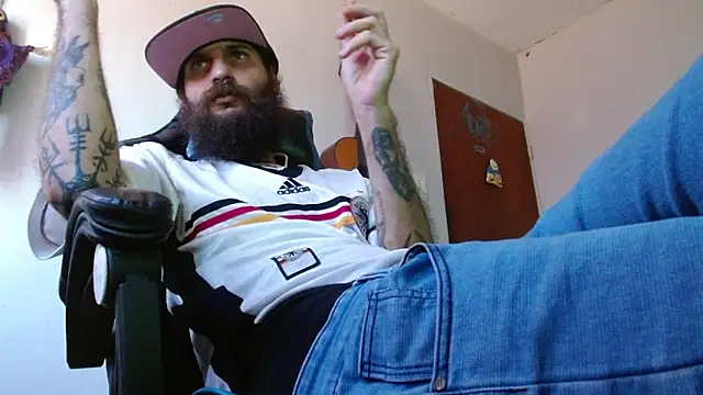 Snapshot of Tatted21xxx chatting on 06-13-26, 07:56 Tatted21xxx online show from 06-13-26, 07:56