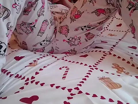 RealLittleRedRidingHood online show from 11-24-25, 01:00