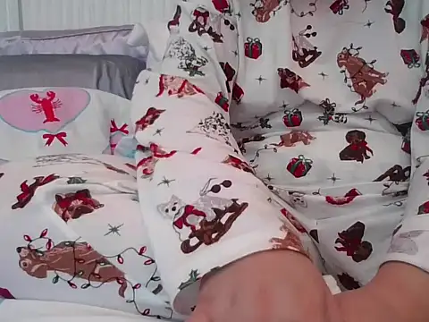 RealLittleRedRidingHood online show from 11-12-25, 01:59