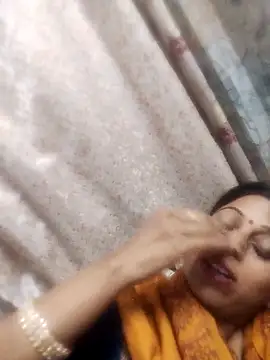 Snapshot of Manmohini123 chatting on 03-09-25, 04:11 Manmohini123 online show from 03-09-25, 04:11