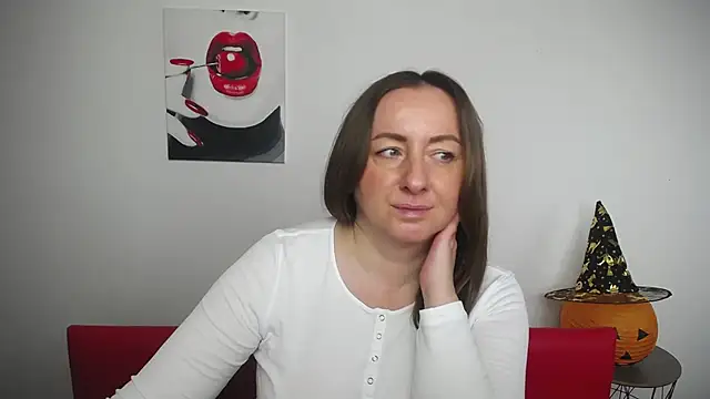 Snapshot of Abby_Taylorr chatting on 10-19-25, 06:27 Abby Taylorr online show from 10-19-25, 06:27