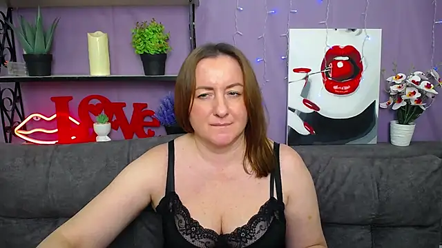 Snapshot of Abby_Taylorr chatting on 03-18-25, 01:23 Abby Taylorr online show from 03-18-25, 01:23