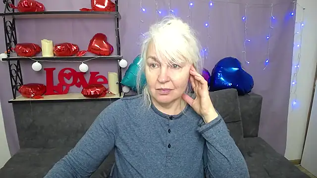 Snapshot of BlondyLeeBest chatting on 02-23-25, 07:17 BlondyLeeBest online show from 02-23-25, 07:17