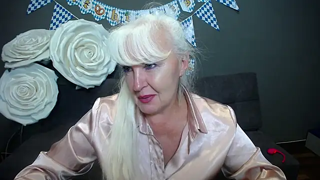 Snapshot of BlondyLeeBest chatting on 10-03-25, 06:31 BlondyLeeBest online show from 10-03-25, 06:31